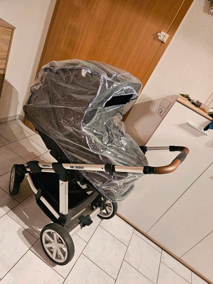 ABC Design Kinderwagen super Zustand ! in Erligheim