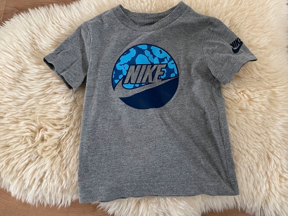 T-shirt Nike grau Größe 3T - 92-98 cm 2-3 Jahre in Maxhütte-Haidhof
