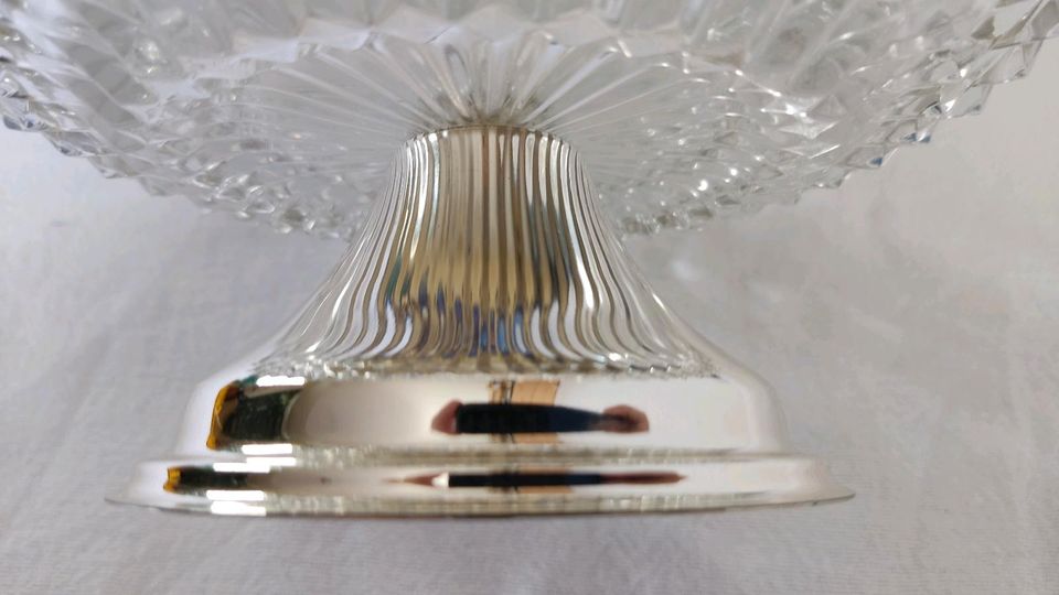 Waltherglas Diadem mit Barium Glas DDR Chrome Silber Rand und Fuß in Frankfurt am Main