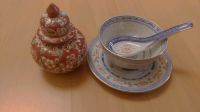 Chinesisches Porzellan Set mit Tasse Untertasse Löffel & Dose Niedersachsen - Hameln Vorschau