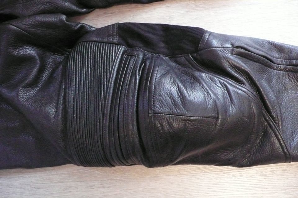 Motorradhose IXS Leder Schwarz  L / 26 in Bad Wildbad