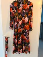 Kleid Blumenmuster monki XS Essen - Essen-Borbeck Vorschau