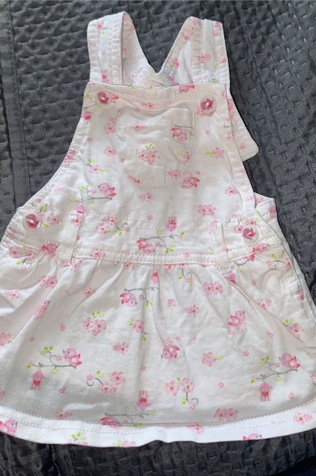 Baby Latzkleid in Schwaigern