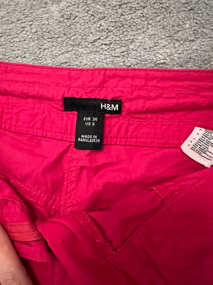 Hose mit Hemd - H&M . DIVIDCD - Größe S in Coerde