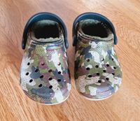 ❤️ Crocs Gr. C 6 22-23 Navy grün Camouflage Nordrhein-Westfalen - Lippstadt Vorschau