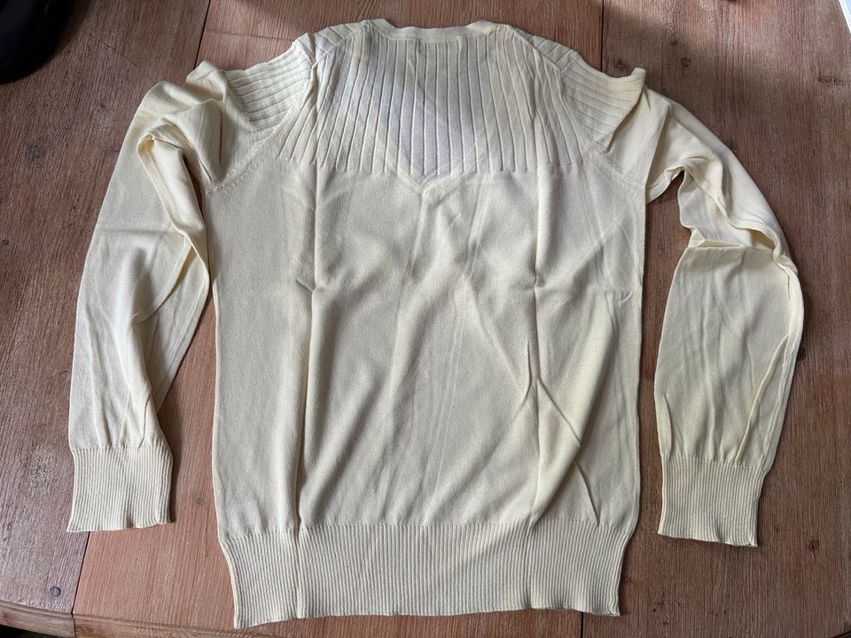 Calvin Klein Pullover M in Leipzig