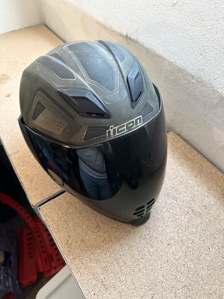 Icon Motorrad Helm Airflite zu verkaufen in Bielefeld