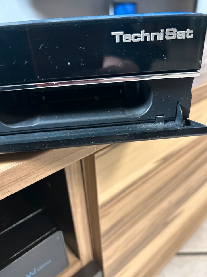 SATELLITEN TWIN RECEIVER TECHNISAT DIGICORDER HD S2PLUS in Düsseldorf