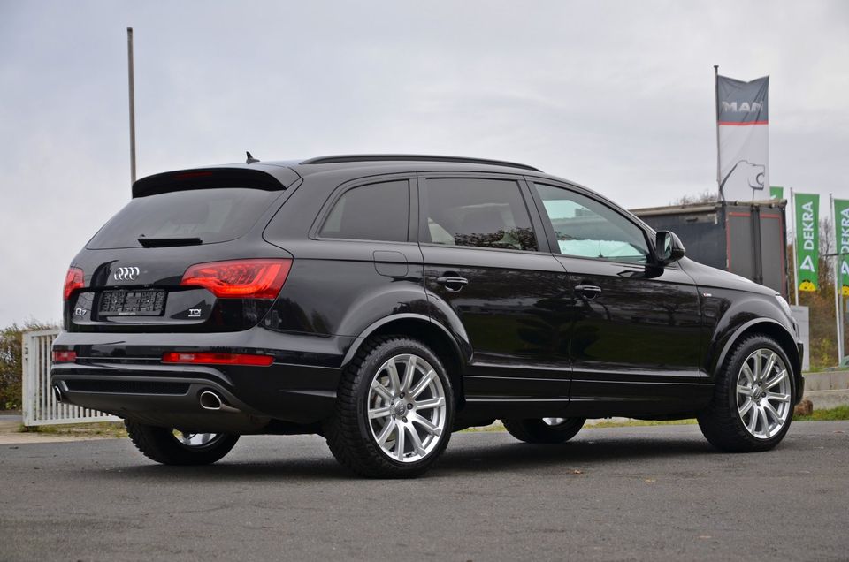 Audi Q7 3.0 TDI S-line / Xenon / Leder / Navigation / Euro 6 in Alsfeld