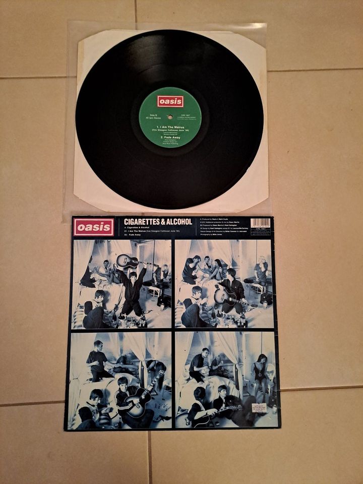 Oasis Vinyl Maxi Single 12" Cigarettes & Alcohol in Passau