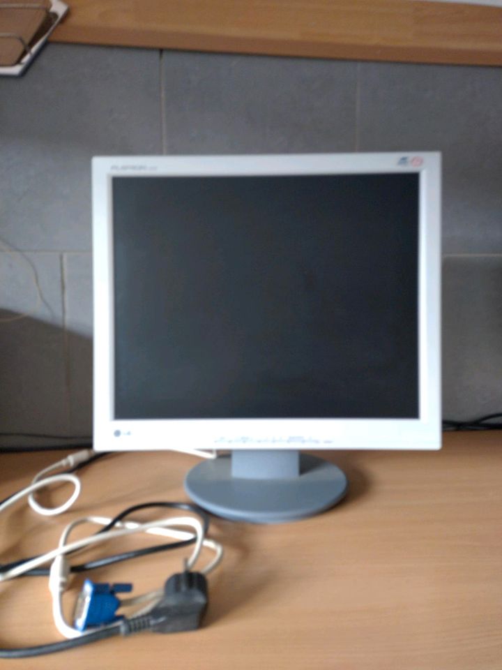 LG Flatron L1915S Computer Bildschirm in Springe
