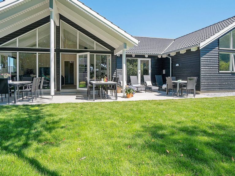 Ferienhaus mit Pool in Kappeln (Ostsee) für 18 Personen + 2 Hunde in Kappeln