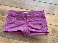 H&M Kurze Jeans Hotpants brombeerfarben 34 Bochum - Bochum-Wattenscheid Vorschau