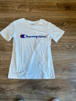 Champion Tshirt Größe M Hessen - Morschen Vorschau