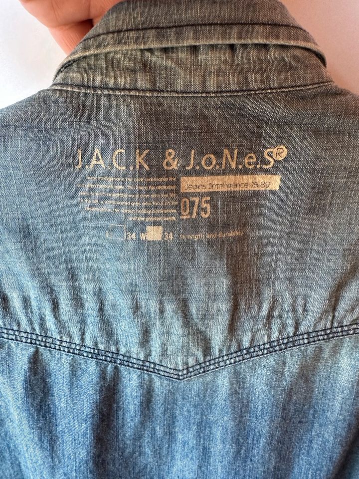 Jack&Jones Herrenhemd kurz - Größe M in Arnsberg