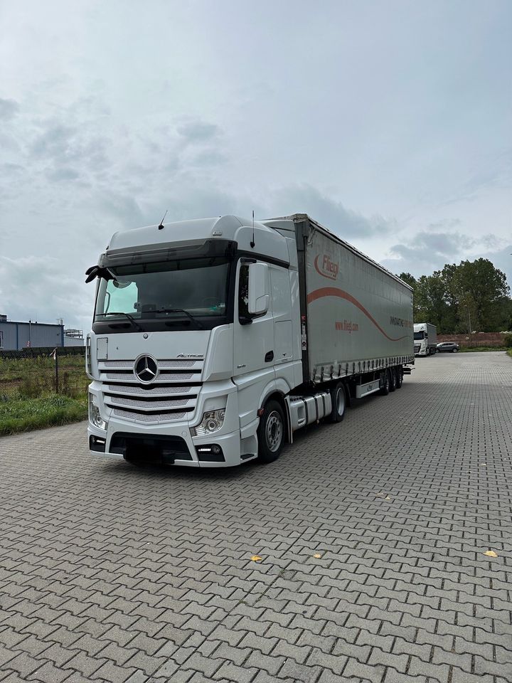 Mercedes Actros 1845 Big Space Mega Voll Austattung in Schierling