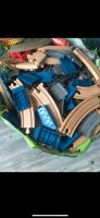 Holzeisenbahnspielzeug mit viel Zubehör ganze Tüte voll Köln - Weidenpesch Vorschau