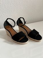 Riemchen Sandalette, Keilabsatz, schwarz, Gr. 38 Bremen-Mitte - Ostertor Vorschau