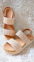 Plateau Sommer Catwalk Sandalen Gold Braun Nieten Neu Gr.36 Rheinland-Pfalz - Katzenelnbogen Vorschau
