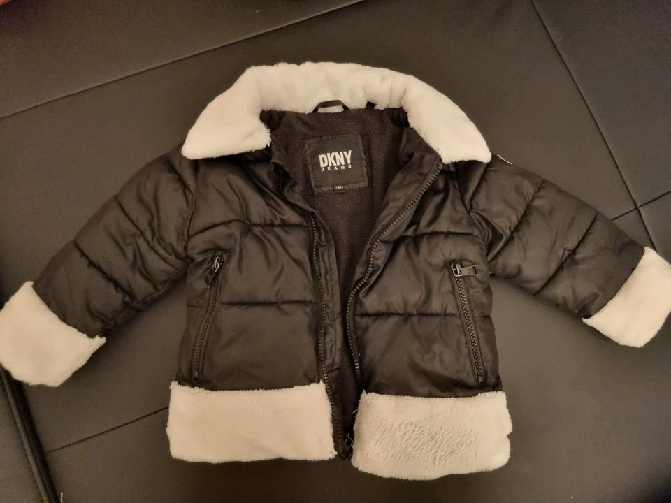 DKNY Mädchen Kinder winterjacke in Bayern - Rosenheim | Babykleidung Größe  92 kaufen | eBay Kleinanzeigen ist jetzt Kleinanzeigen