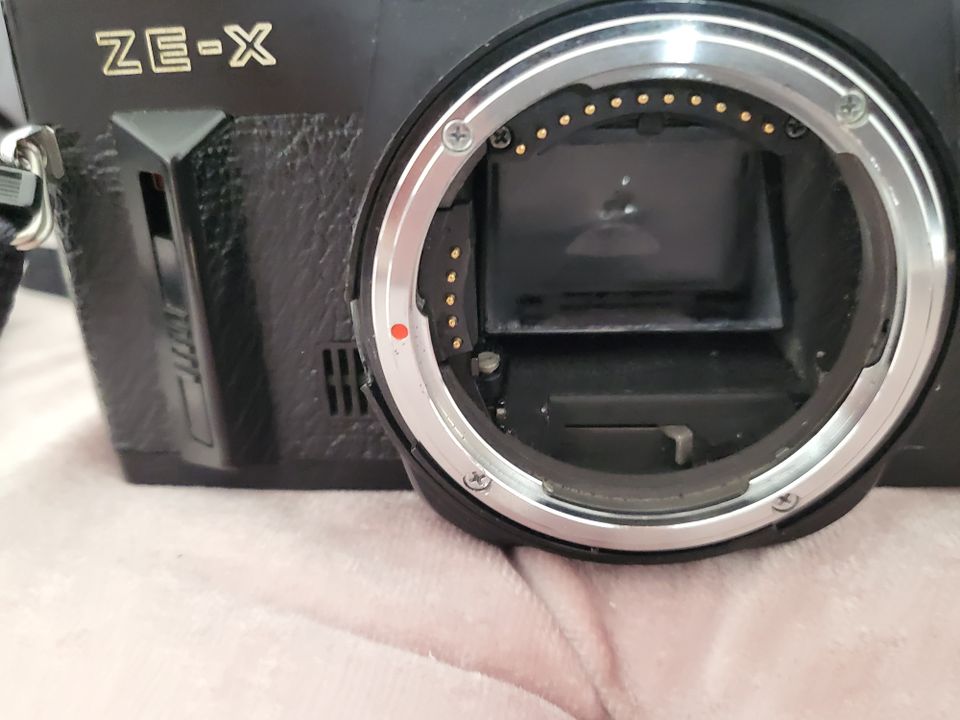 Mamiya  ZE-X    No:    T123127 Spiegelreflexkamera ohne  objektiv in Düsseldorf