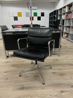 Vitra EA 207 Soft Pad Chair - Schwarzes Leder Düsseldorf - Eller Vorschau