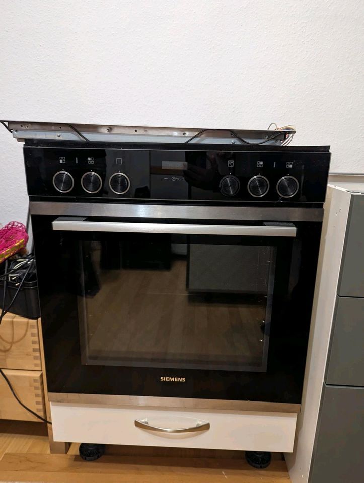 Ikea Küche Metod mit E-Geräten von Siemens in Braunschweig