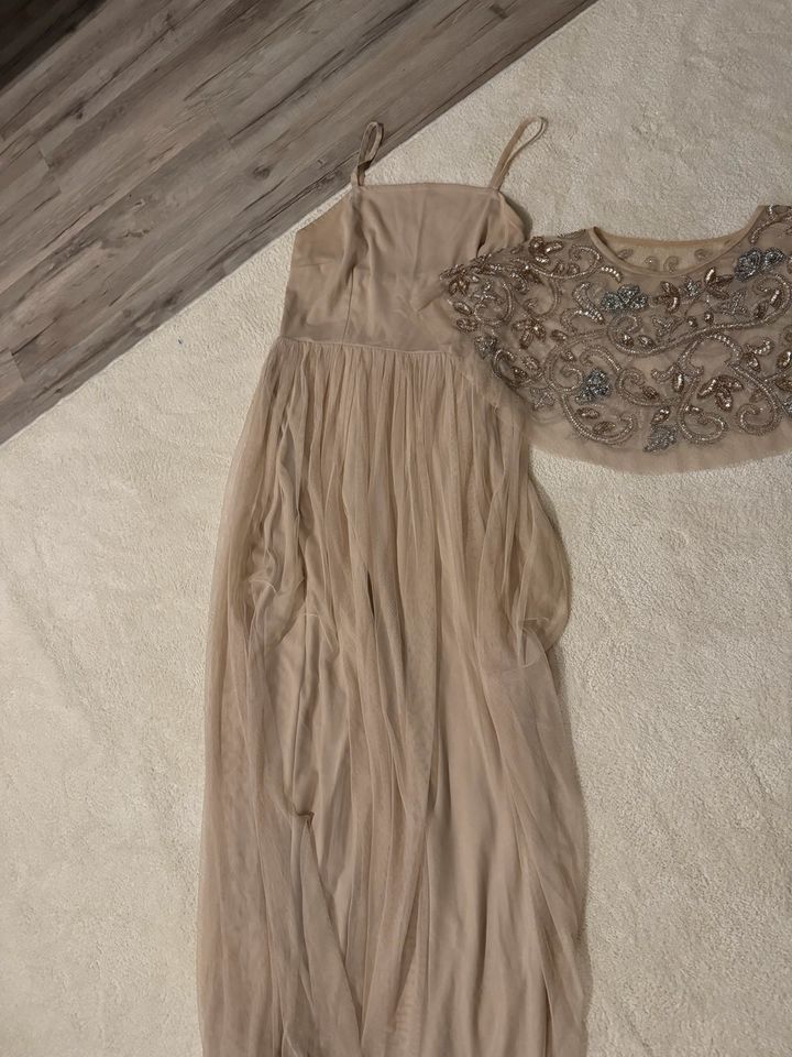 Abendkleid beige zweiteilig in Peißenberg