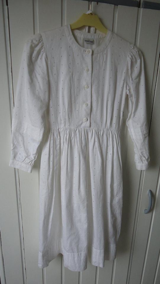 Kleid Kommunionkleid v. Hummelsheim Gr. 140 weiß mit Gürtelband in Meinerzhagen