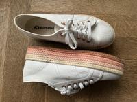 Superga Plateau Sneakers, offwhite, 39 München - Au-Haidhausen Vorschau