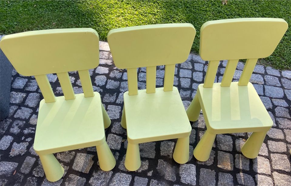 Ikea Mammut Tisch rund 3 Stühle 2 Hocker grün pink in Klosterdorf