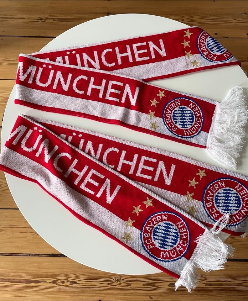 2 Fan-Schals - FC Bayern München in Hamburg