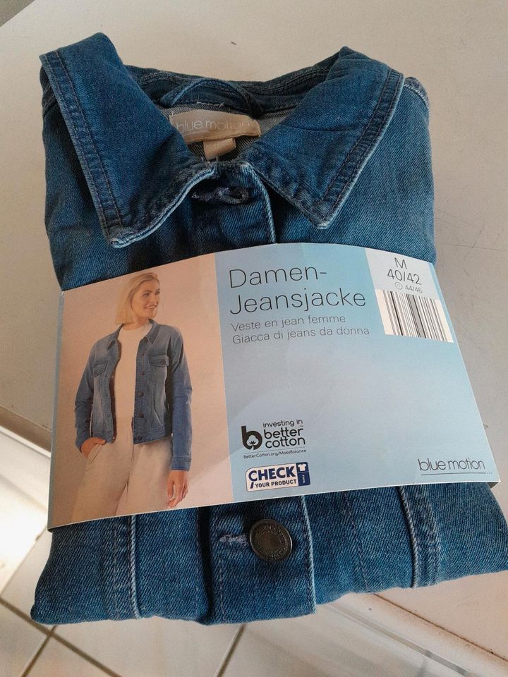 Da. Jeansjacke Größe 40/42 neu in Wetzlar