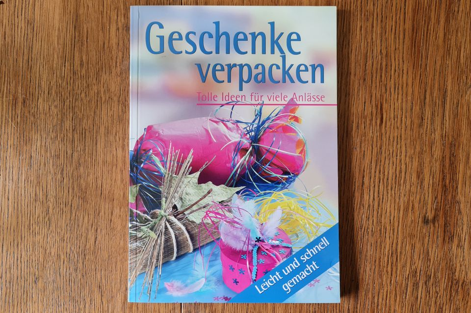 Geschenke verpacken + Einladungskarten - 2 Bücher in Dresden