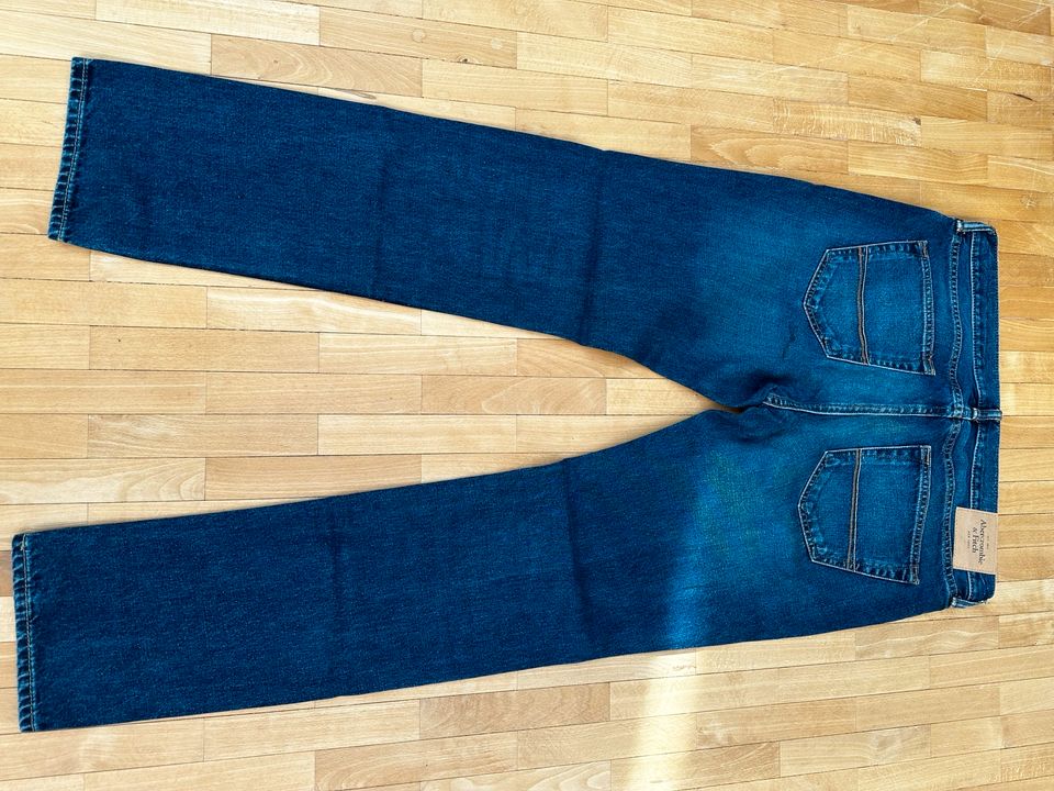 Jeans, Abercrombie & Fitch, W 34, L 32 in Neuhof