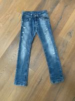 Jeans used Look dunkelblau Löcher Gr 128 Yigga Niedersachsen - Wittingen Vorschau