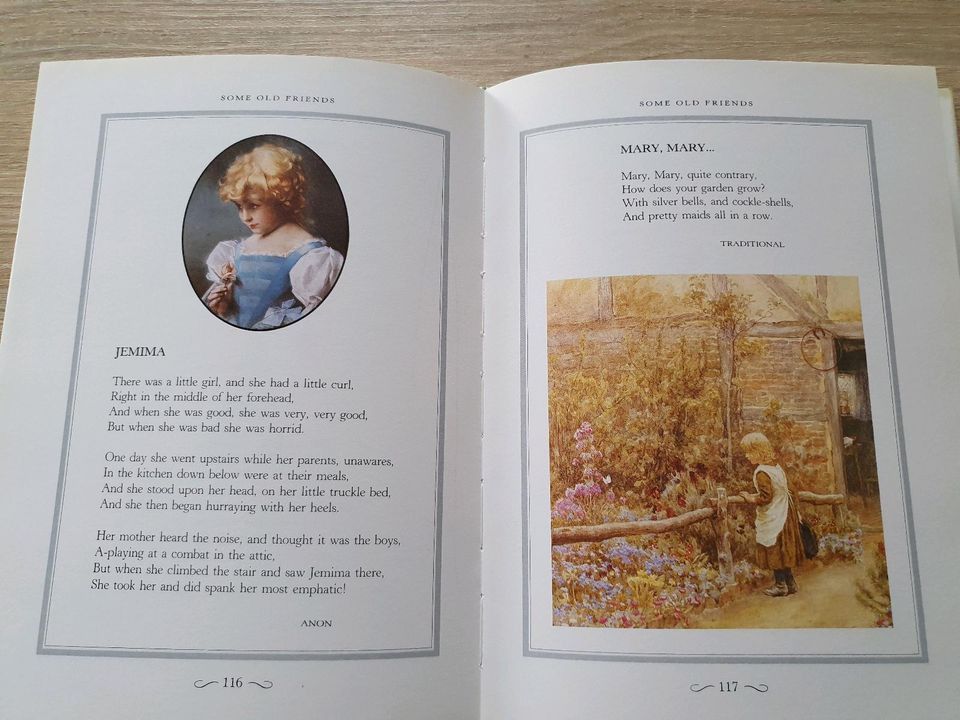 Buch: Vintage 1986 A Child's Treasury of Poems in Englisch in Vilshofen an der Donau