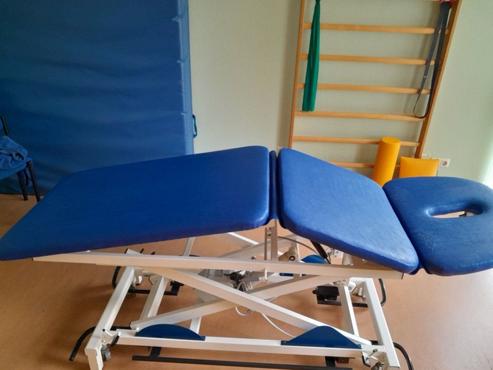 Therapieliege elektrisch mit Rundumschaltung in Linsengericht