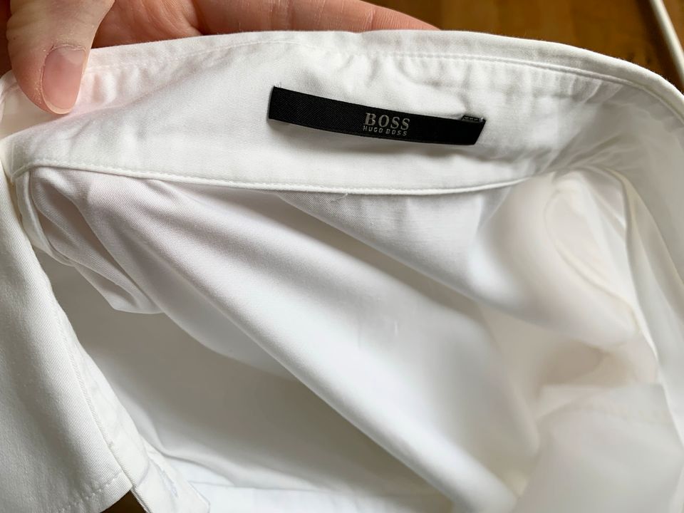 Hugo Boss Langarm Bluse, Gr. 38, Weiß, tailliert in Friedrichshafen