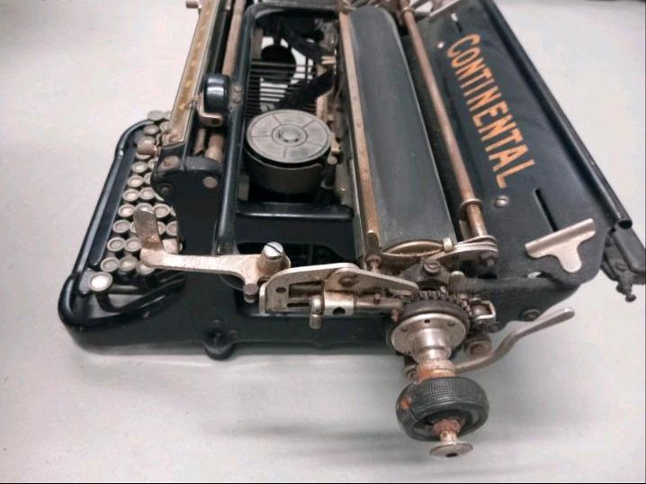 Antike Continental Schreibmaschine in Hamburg