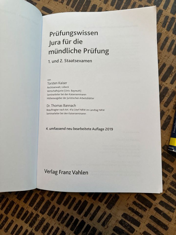 Mündliche Prüfung Jura 2. Staatsexamen Kaiser Berkemeyer in Hamburg