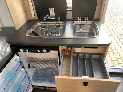 Kleinen leichten Wohnwagen mit Einzelbetten für 2-3 Personen mieten - Caravelair ALBA 472 Style in Ostbevern