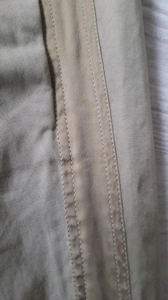 Givenchy Paris tiefsitzende CHINO hellkhaki beige Gr. 36 in Homberg (Efze)