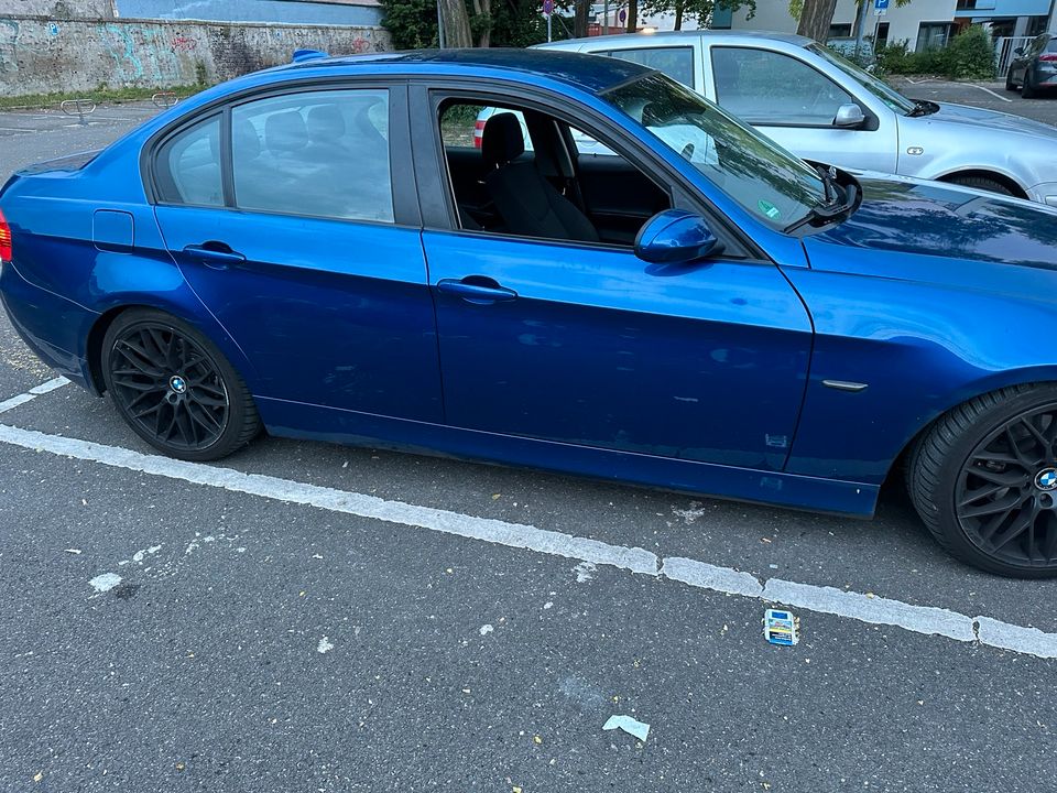 Bmw 318i E90 in Krefeld