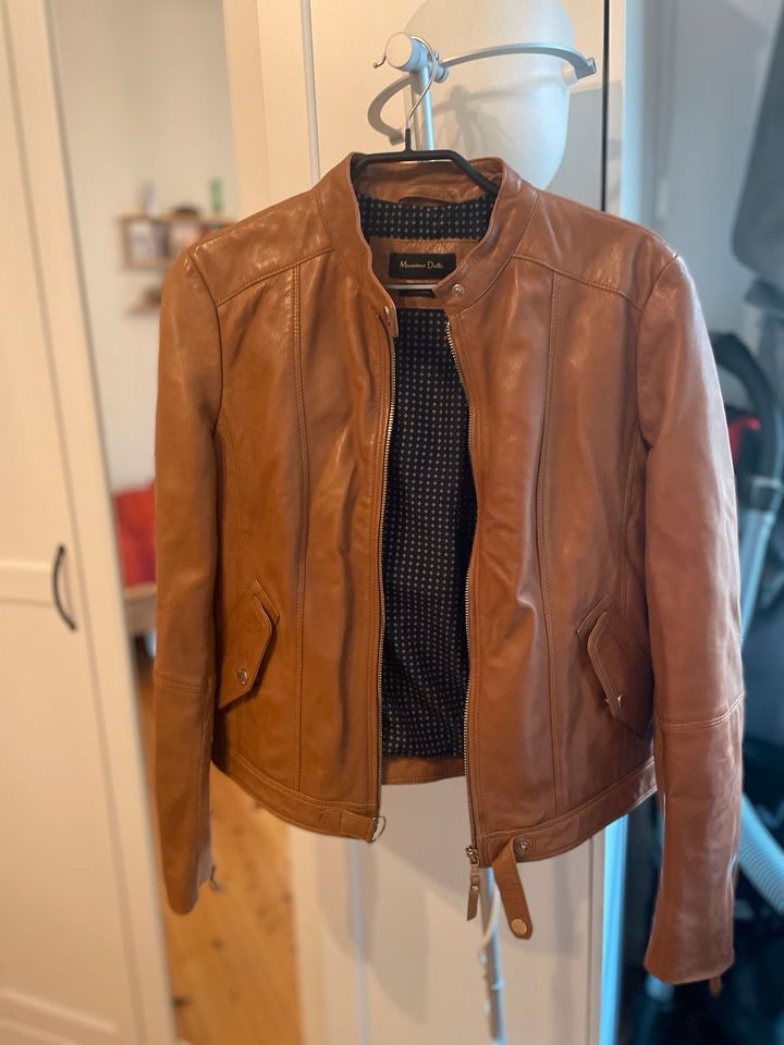 Massimo Dutti Lederjacke in Berlin