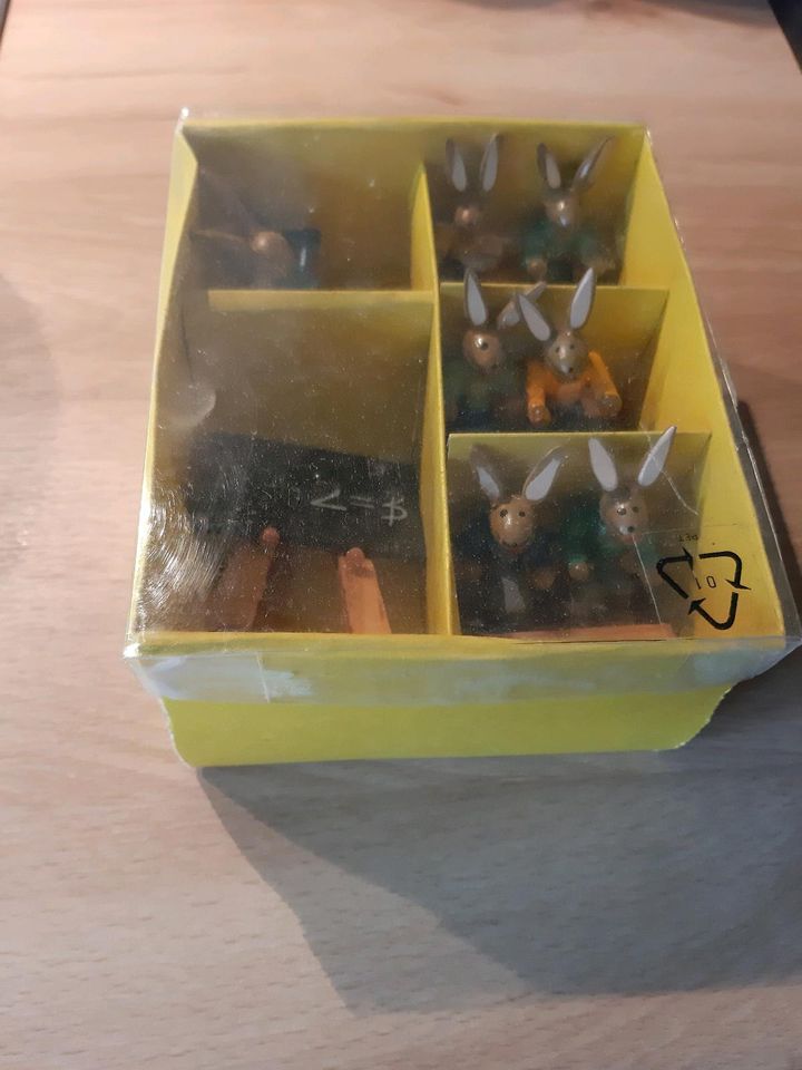 Osterhasen Hasen Miniatur Handarbeit vintage in Kaarst