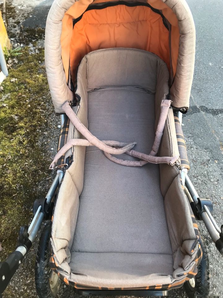 Kinderwagen in Königheim