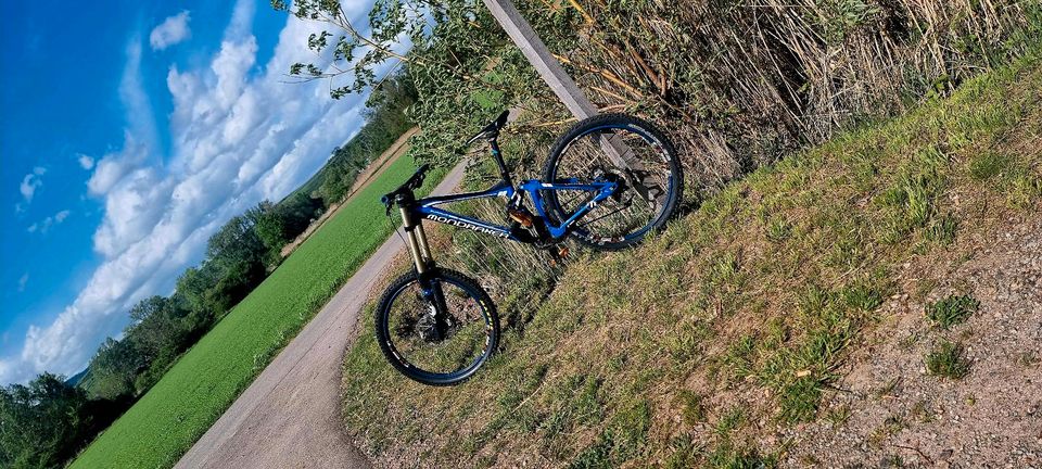 Mondraker Downhill Bike in Bötzingen