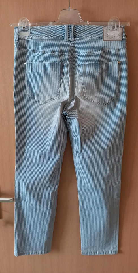 Atelier Gardeur ZURI Slim Wash Out Jeans gestreift Größe 36 in Regensburg