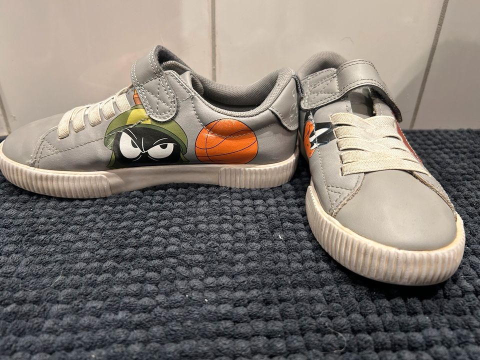 Schuhe - Sneaker - Klett - H&M - Looney Tunes - Gr. 31 in Münster